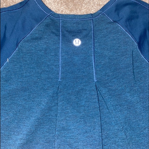 Lululemon shirt size small (or 4) Green-blue - Picture 2 of 3
